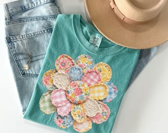 Comfort Colors® Faux Quilted Patchwork Daisy Shirt, Floral Graphic Tnk Top, Vintage Aesthetic Flower Top, Spring Cottagecore Patchwork Shirt