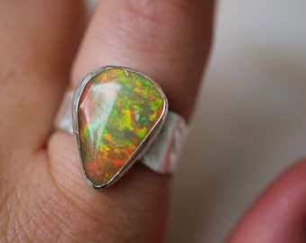 Opal Ring Kanada, Daumen Ring, oxidierter Silber ring, schwarzer Opal Ring, Silber Opal Ring, Oktober Geburtsstein, Opal Schmuck, Größe 8