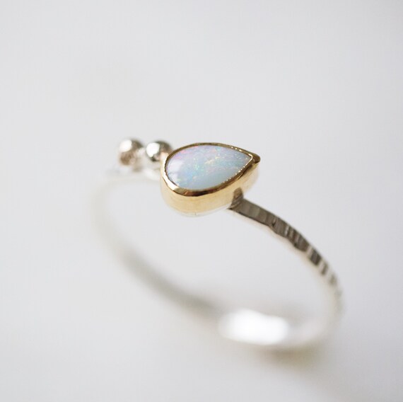 1/4 Carat (ctw) Natural Opal Ring in 10K Yellow Gold | Best Buy Canada