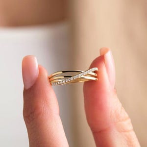 14k guld Vermeil Crossover-ring, Pave CZ-stapelring, minimalistisk vigselring