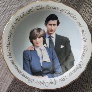 1981 Royal Grafton Prince Charles & Princess Diana Wedding Commemorative Plate - 4 inches