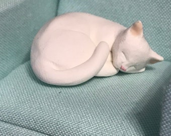 Miniature sleeping white Cat, Fairy Garden Cat, Dollhouse 1:12 scale