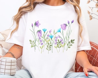 ヴィンテージ押し花シャツ Comfort Colors®、ボヘミアンコテージコアTシャツ ボタニカルフローラルTシャツ ワイルドフラワーシャツ、ガーデナーへのギフト