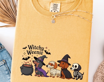 Maglietta Comfort Colors Halloween Dachshund: Maglietta Witchy Weenie