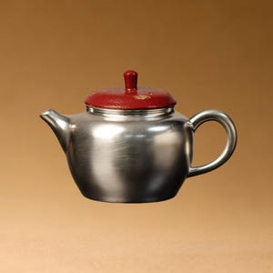 Tetera de cerámica bañada en plata, hecha a mano, de 135 ml.