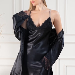 Damen schwarzes Satin Nachthemd Set mit Spitze | Erhältlich in S-XL | Lunoche Shop