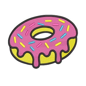 Puede incluir: Un donut rosa bordado con un contorno negro y glaseado amarillo. El donut está decorado con chispas azules, amarillas y rosas. La imagen está sobre un fondo blanco.