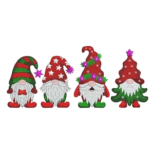 Könnte beinhalten: Vier Weihnachtsgnom-Designs. Jeder Wichtel hat einen roten Hut, einen weißen Bart und rote Schuhe. Die Hüte sind mit Streifen, Sternen und floralen Mustern verziert. Ein Wichtel hat die Form eines Weihnachtsbaums. Jeder Wichtel hat einen Stern.