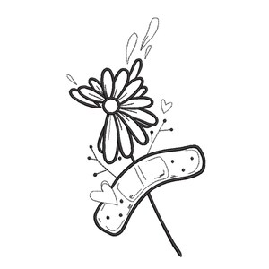 Op de afbeelding: Een zwart-wit lijntekening van een madeliefje achter een hechtpleister. Het ontwerp bevat kleine decoratieve elementen zoals twee zwevende hartjes, dunne steeltjes met kleine stipjes en drie kleine druppelvormen in de compositie.