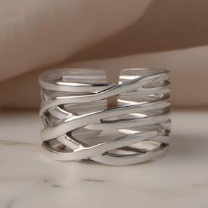 Silver Criss Cross Flerskiktsring, Kirurgiskt Stål Bredband Statement Smycken