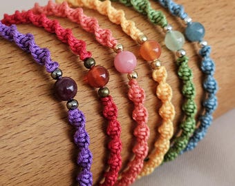 Macrame friendship bracelet with gemstone • customizable • gift idea for girlfriend