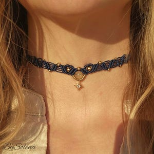 Collana girocollo in macramè personalizzata con ciondolo a stella • collana minimalista con pietre preziose e perle • idea regalo