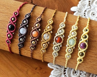 Macrame bracelet with gemstone • customizable, various colors • boho style • as a gift for women