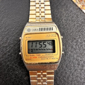 1980&#39;s Retro Omni Digital LCD Alarm Gold Chronograph Men&#39;s Watch