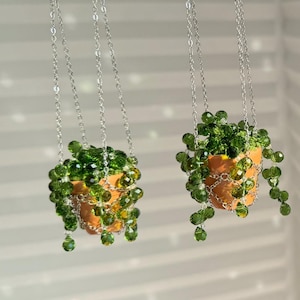 Mini maceta colgante con cuentas / Mini jardín de vidrio hecho a mano / Adorno para espejo de coche y decoración del hogar