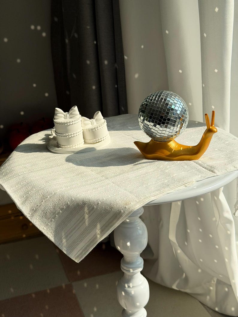 Miniestatua de caracol disco: escultura animal original para estante o escritorio imagen 10