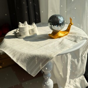 Miniestatua de caracol disco: escultura animal original para estante o escritorio imagen 9