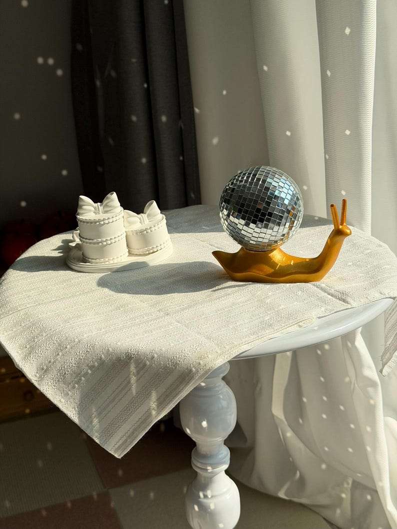 Miniestatua de caracol disco: escultura animal original para estante o escritorio imagen 11