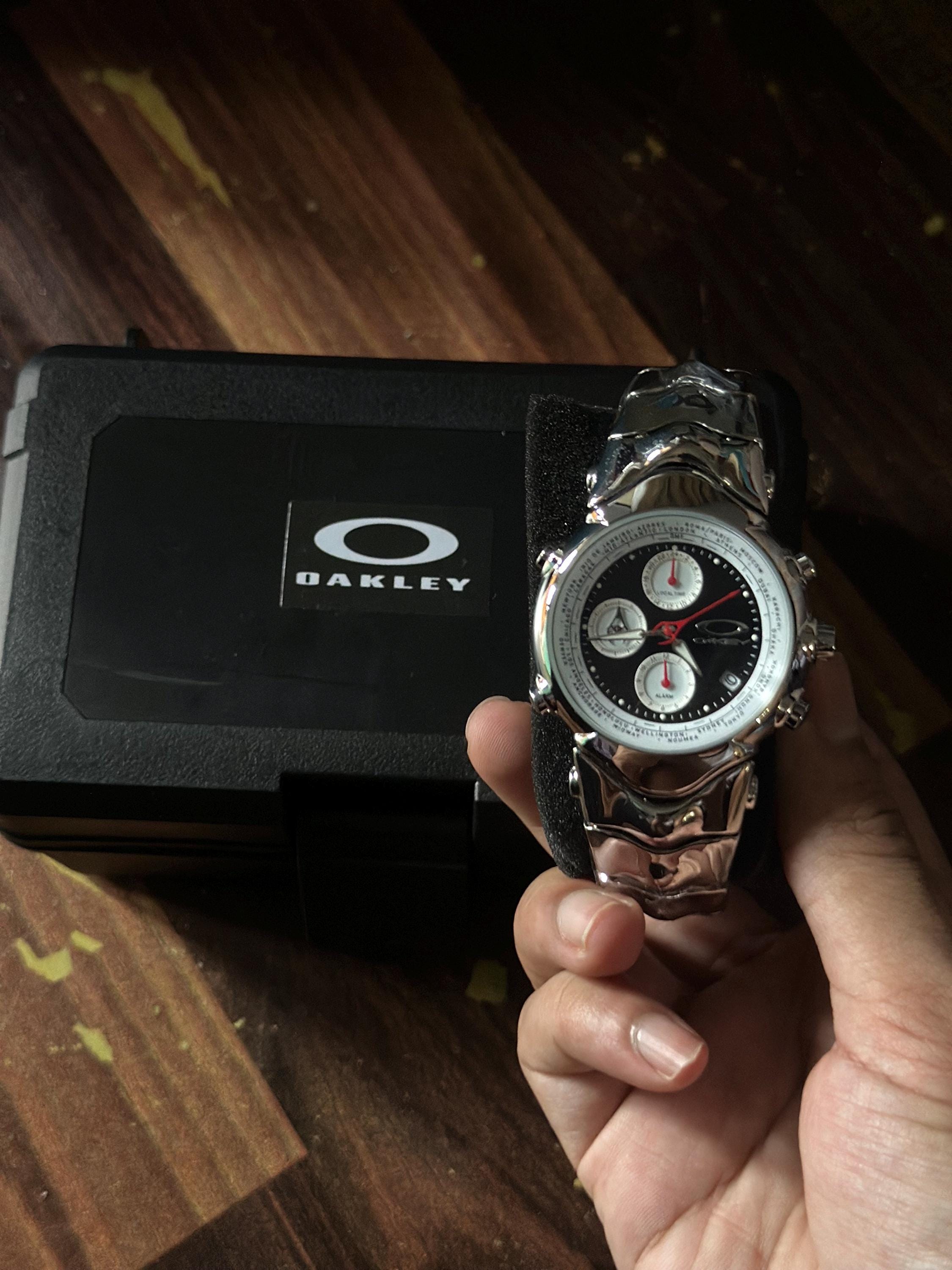 Vintage Oakley GMT Watch — Silver Case With Black Dial | Men's