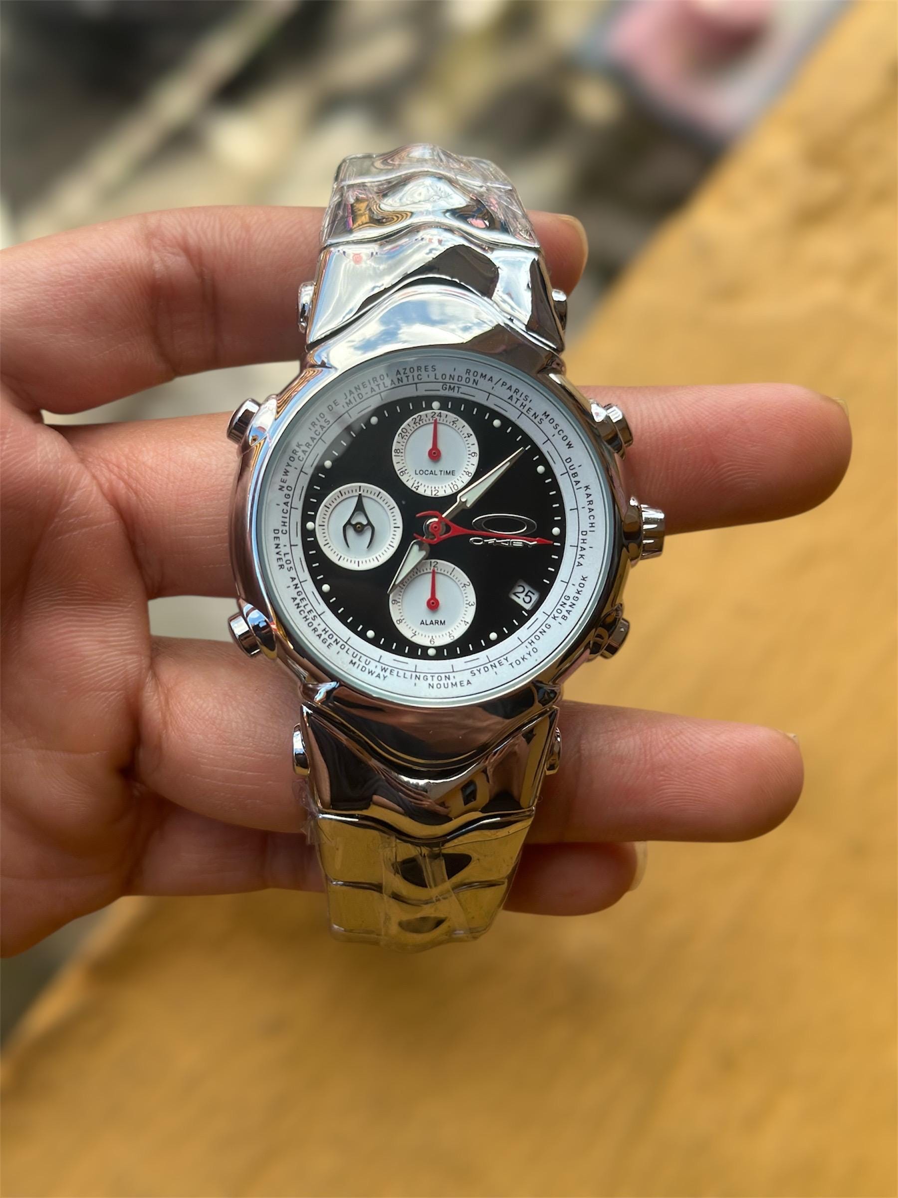 Vintage Oakley GMT Watch — Silver Case With Black Dial | Men's