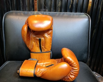 Authentic Retro Leather Boxing Gloves – Durable Cowhide for Boxers, Training & Gifts