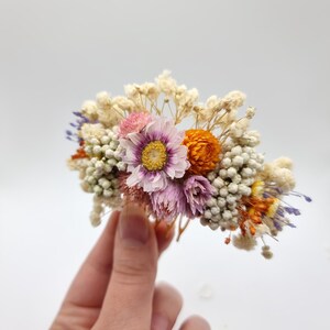 Haarkam met madeliefjes en gipskruid, gele gedroogde bloemen, bruidsbloemenhoofdtooi, trouwaccessoires afbeelding 9
