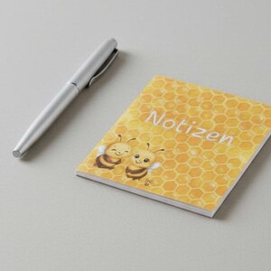 Mini notatnik „Pracowite pszczółki” – 25-stronicowy notatnik – Ręcznie robiony – Prezent dla nauczycieli i edukatorów – 8,5 × 8,5 cm