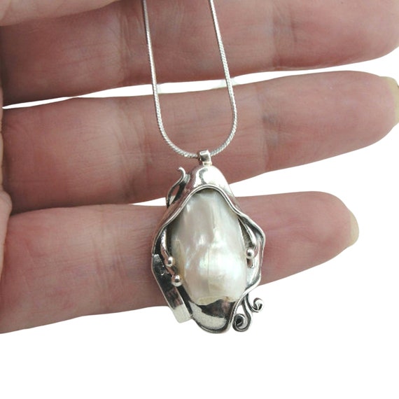 年末のプロモーション特価！ Yellow Silver Sterling Pendant, Pearl Gold Handmade Pendant, 白蝶（しろちょう）真珠