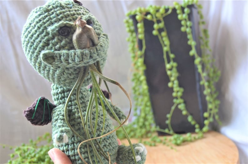 Cthulhu Crochet Plant Pot Pattern, Mini Amigurumi Cthulhu, diy air plant holder, desk decoration, Airplant Pot, tillandsia holder, image 7