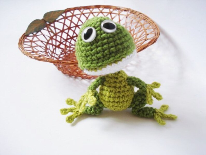 Crochet Pattern, Amigurumi Animal Tutorial, Crocheted Frog, Toys Pattern, Gifts for kids, diy, pdf, instant download, plush pattern, green image 1