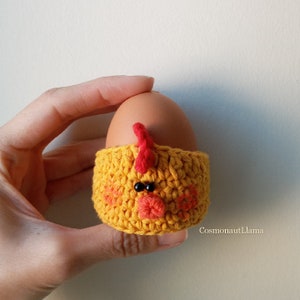 Amigurumi Crochet Chicken Egg holder Pattern, Easter Eggwarmer Handmade crocheted Easter Decor, Homewares, Kitchen Table Decor