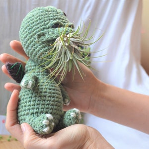 Cthulhu Crochet Plant Pot Pattern, Mini Amigurumi Cthulhu, diy air plant holder, desk decoration, Airplant Pot, tillandsia holder, image 4