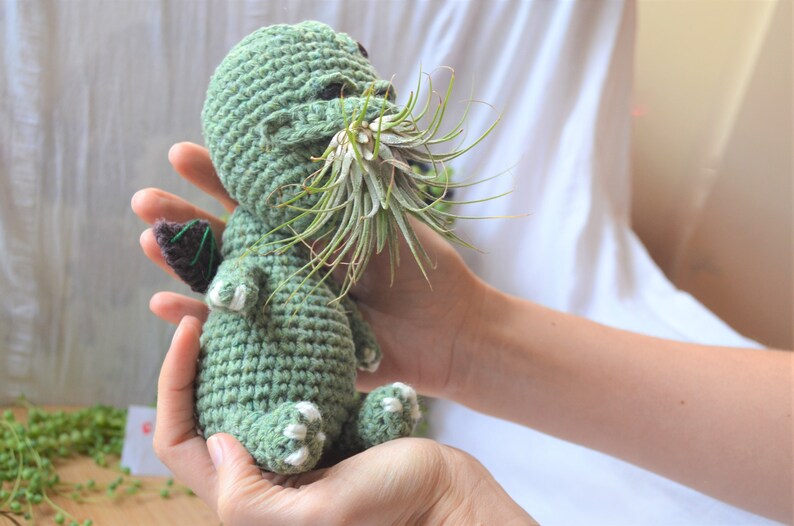 Cthulhu Crochet Plant Pot Pattern, Mini Amigurumi Cthulhu, diy air plant holder, desk decoration, Airplant Pot, tillandsia holder, image 4