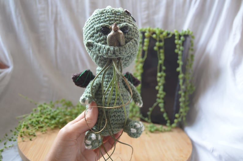 Cthulhu Crochet Plant Pot Pattern, Mini Amigurumi Cthulhu, diy air plant holder, desk decoration, Airplant Pot, tillandsia holder, image 5