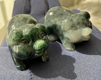 彫刻された緑色の翡翠の豚の置物：ヴィンテージ風水幸運動物像 - Etsy 日本