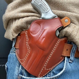 Coldre externo de couro com trava de polegar: Ruger SP101 .357 Magnum com cano de 3" imagem 3
