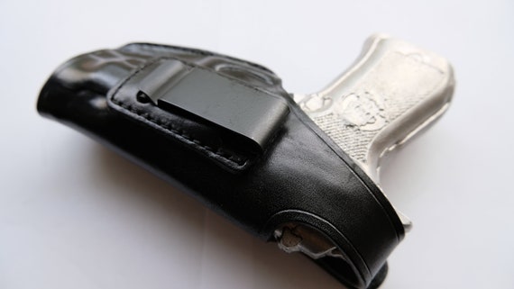 ベレッタ　ガスブローバック+ レザーホルスター Amazon.co.jp: Akerレザー製品101 