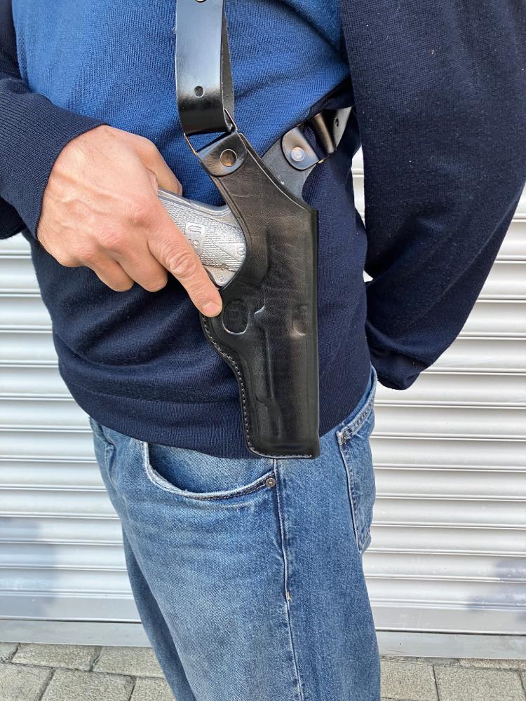 レザー製縦型ショルダーホルスター：1911シリーズ 45口径 ACP 5インチ
