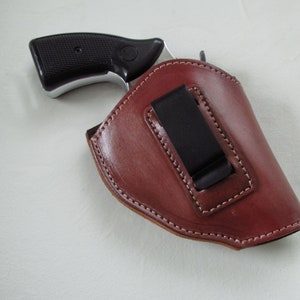 Dentro de la cintura Funda de cuero Se adapta a la mayoría de los revólveres de punta chata especiales del 38 Colt S&W Ruger Rock Island Armory Charter Arms Taurus Rossi