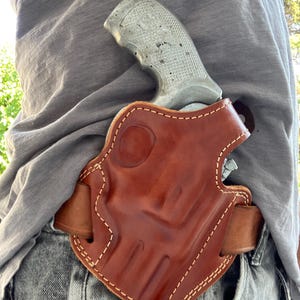 Leather Belt OWB Holster For Smith & Wesson 686 Plus 2.5 Barrel  (Tan Black)