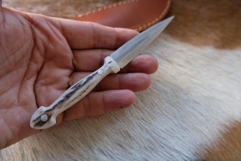 Daga de bolsillo con mango de asta de ciervo y funda de cuero, mini daga coleccionable. STAG ANTLER