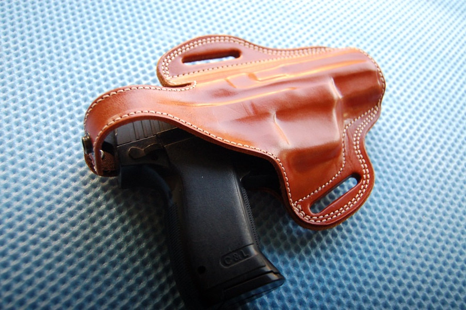 Pro-Tech Leather Belt Holster For SIG Sauer P220, P225, P226, P228, P229 – Brown, Right Hand, OWB