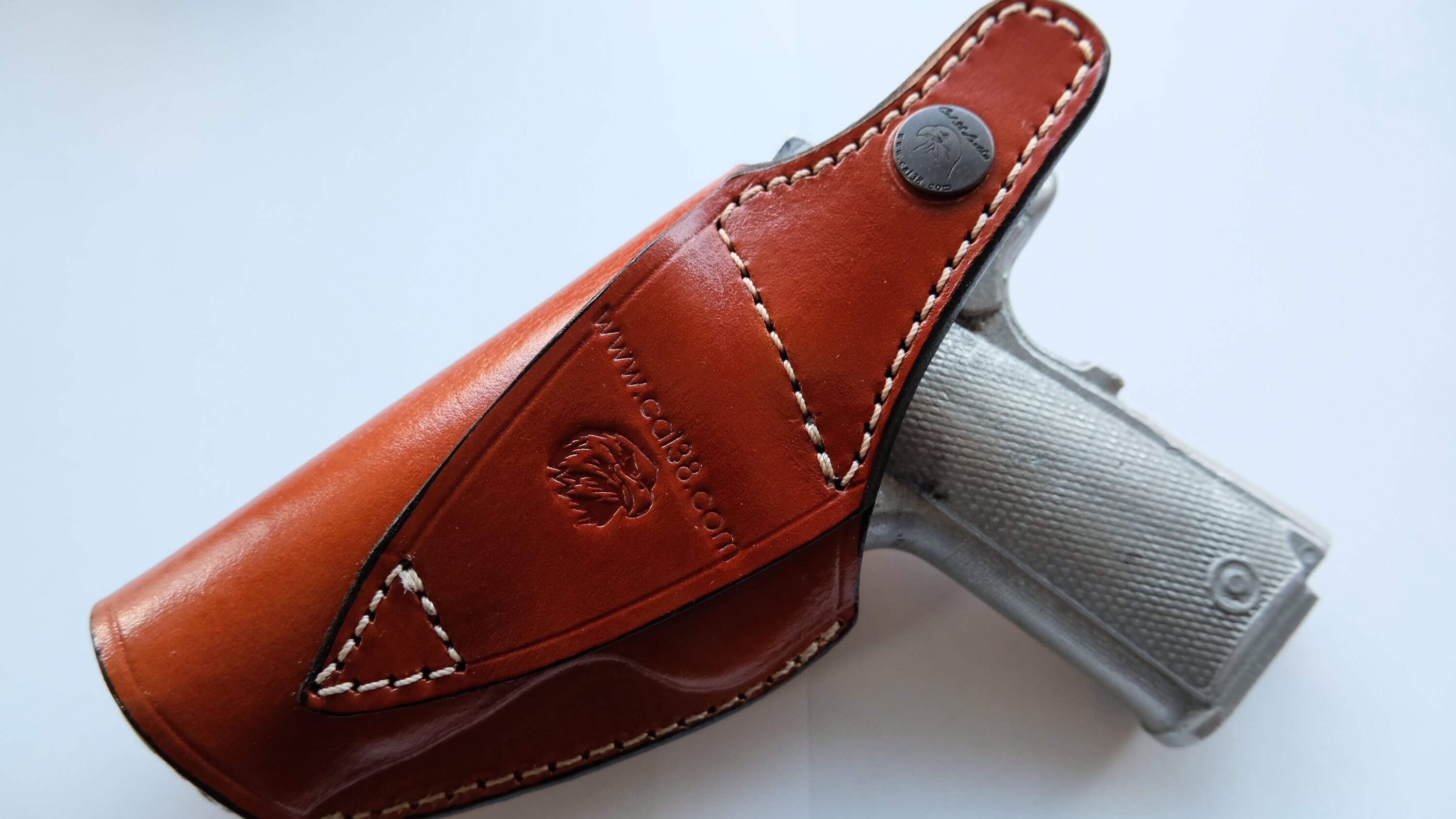 thumbnail interactive-video image 1 of Pro Carry HD Concealment Holster – Leather OWB/IWB For Browning 1911 380 Full Size, RH/LH 1 of 2