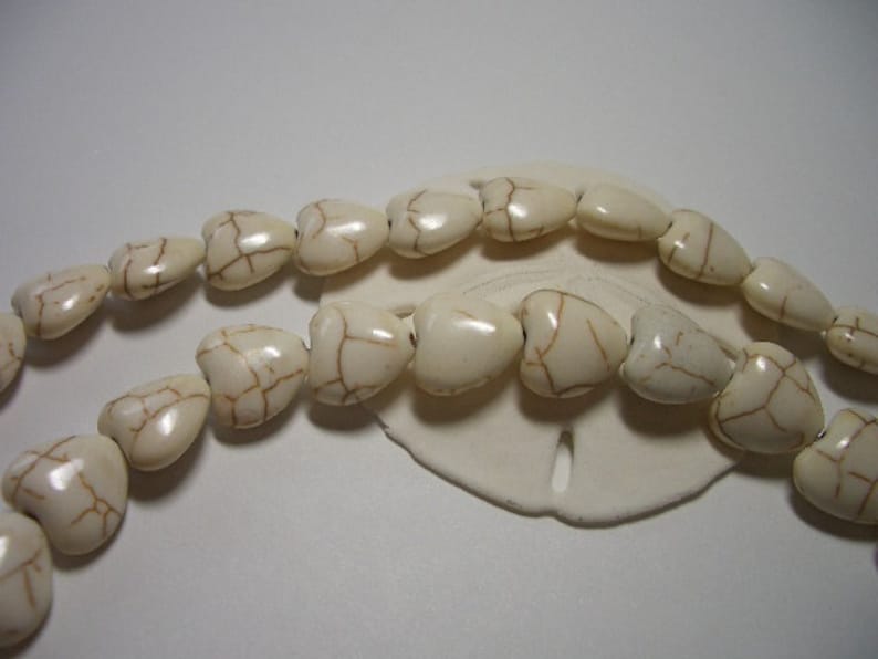 winter Magnesite beads beige Magnesite hearts heart beads 14mm gemstone beads ivory white 12mm heart beads veins 12 mm heart beads