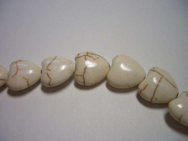 winter Magnesite beads beige Magnesite hearts heart beads 14mm gemstone beads ivory white 12mm heart beads veins 12 mm heart beads
