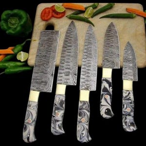 Damascus Steel Kitchen Knife Set – 5-Piece Handmade Chef Knives with Resin Handles – Forged Culinary Knife Set