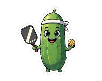 Könnte beinhalten: Ein Aufkleber mit einer Cartoon-Gurkenfigur mit einem weißen Stirnband, die einen Pickleballschläger und einen Pickleball hält. Die grüne Gurke hat ein lächelndes Gesicht und ist bereit, Pickleball zu spielen.