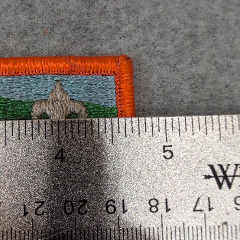 Emblema de aventura de campamento Scout Kaskamapo 310 WWW con borde naranja imagen 3