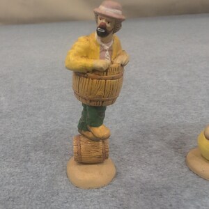 Emmett Kelly Jr. Clown Figurines Trio di artisti circensi in equilibrio in resina immagine 3