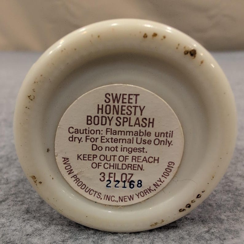 Thermos Sweet Honesty Body Splash Red Plaid Mini Flask 3 FL OZ Avon (Empty) image 3
